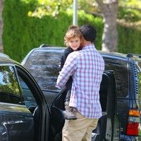 Jessica Alba, Cash Warren and daughter head out for a family meal photos | Picture 79857